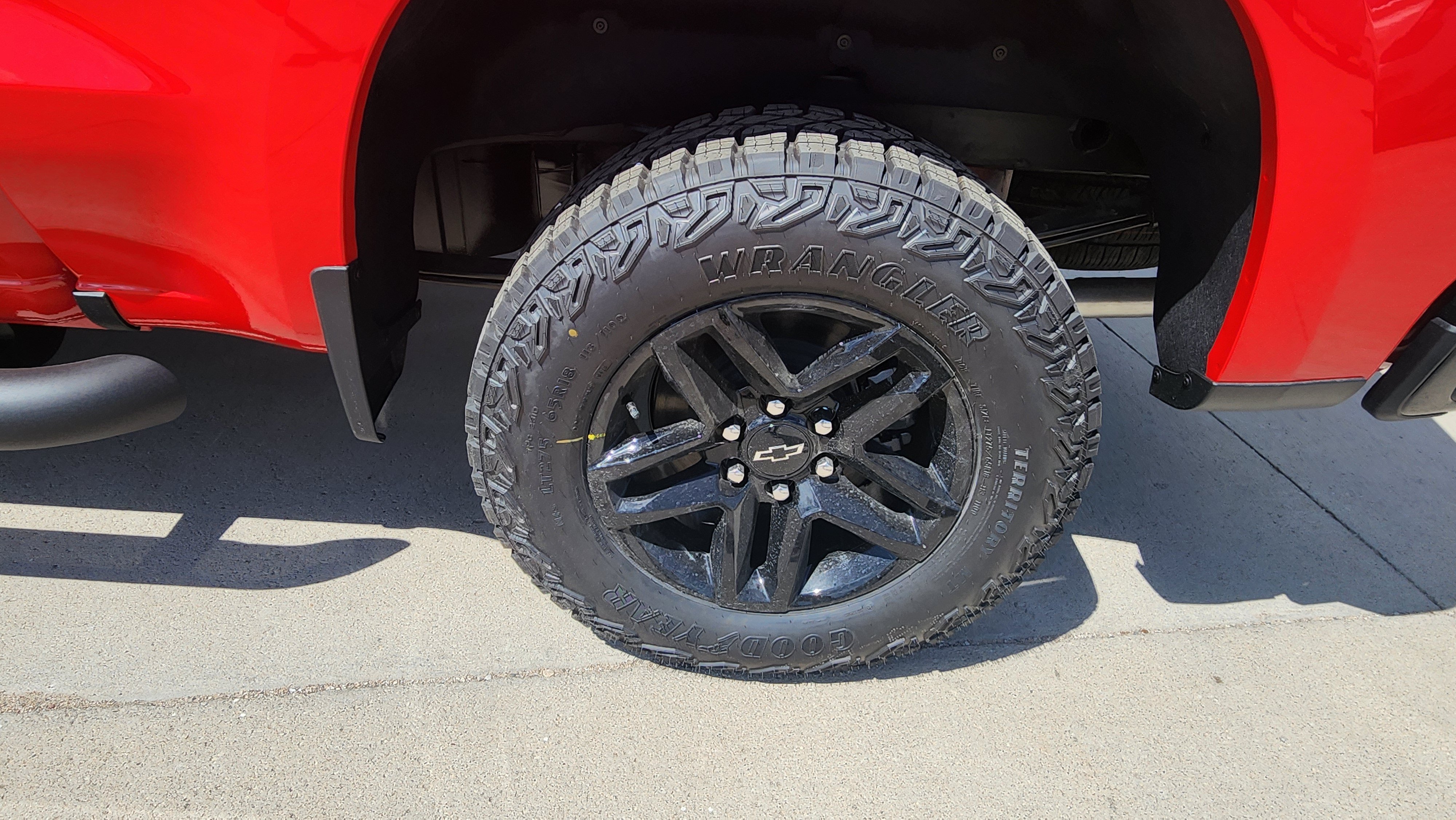 New 2026 Chevrolet Silverado 1500 Custom Trail Boss w/ LPO, Dark Essentials Package AWD/4WD image 10