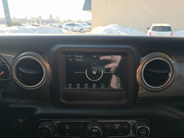 Used 2020 Jeep Wrangler Unlimited Sahara image 15