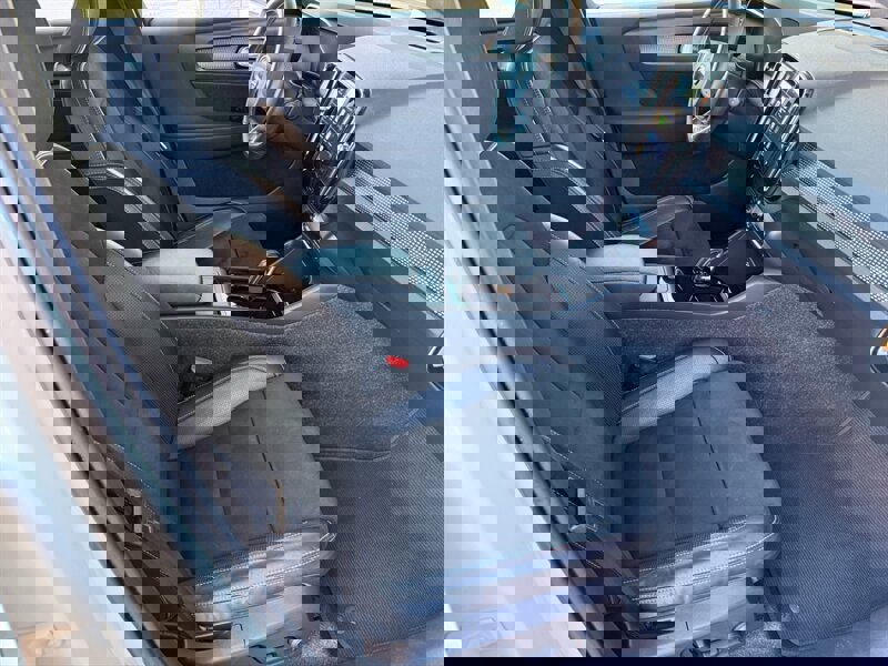 Used 2021 Volvo XC40 P8 Recharge image 13