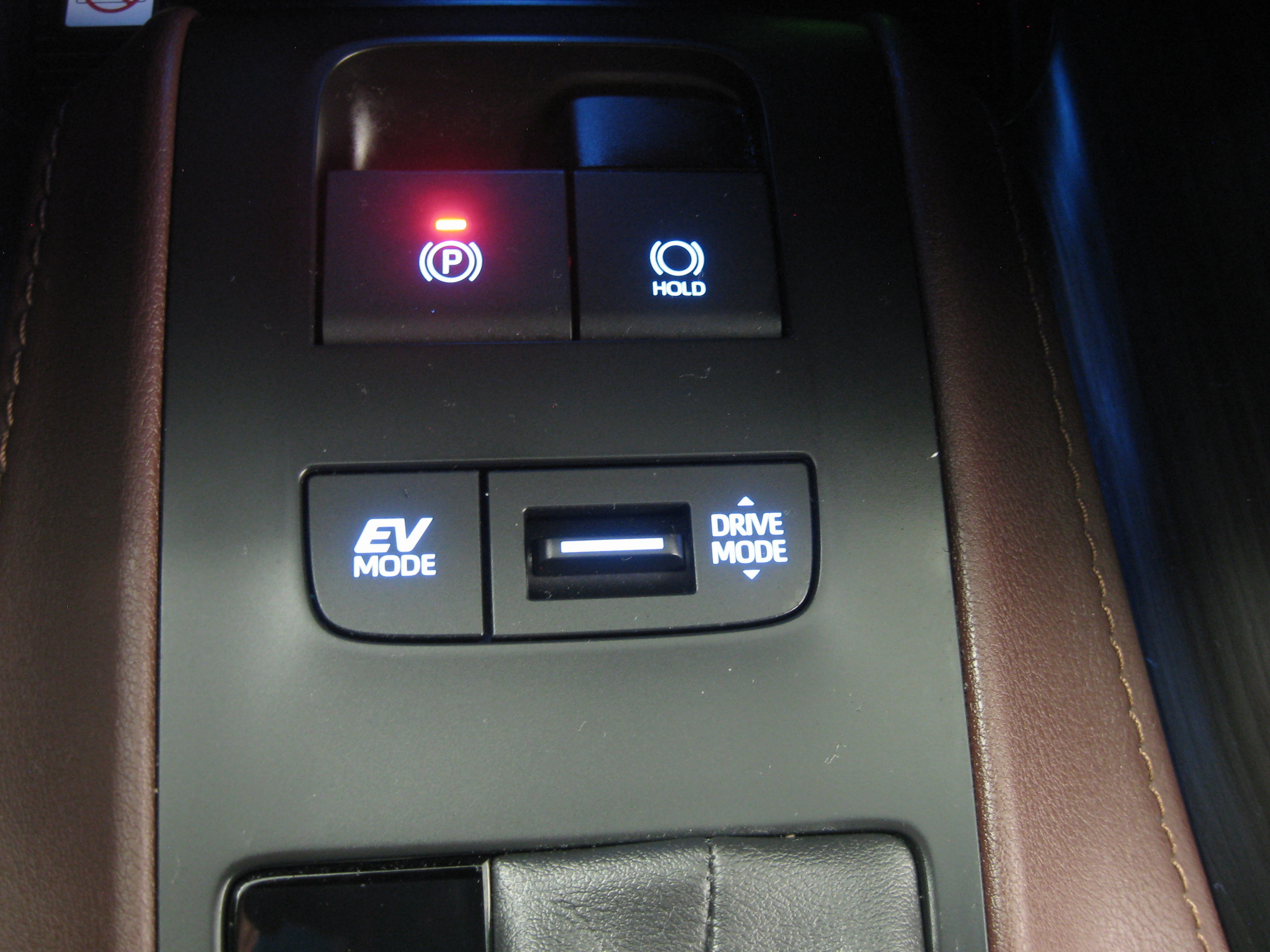 Used 2021 Toyota Venza XLE image 17