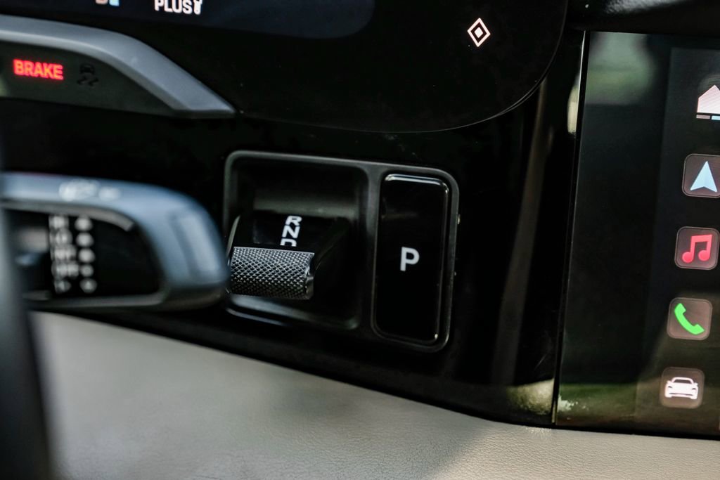 Used 2022 Porsche Taycan image 28