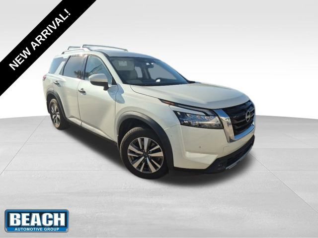 Used 2023 Nissan Pathfinder SL