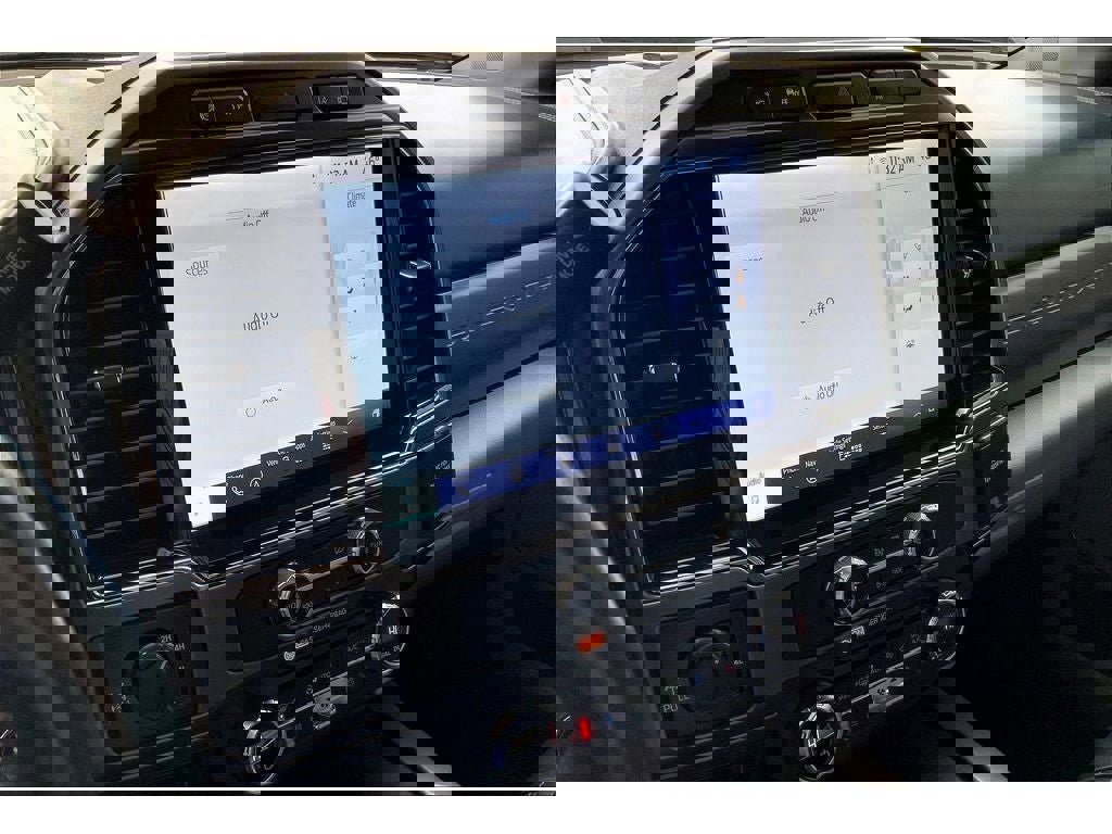 Used 2022 Ford F350 Limited image 7