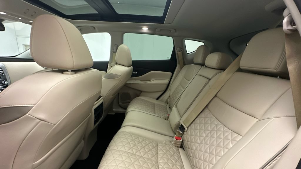 Certified 2019 Nissan Murano Platinum w/ Cargo Package AWD/4WD image 10