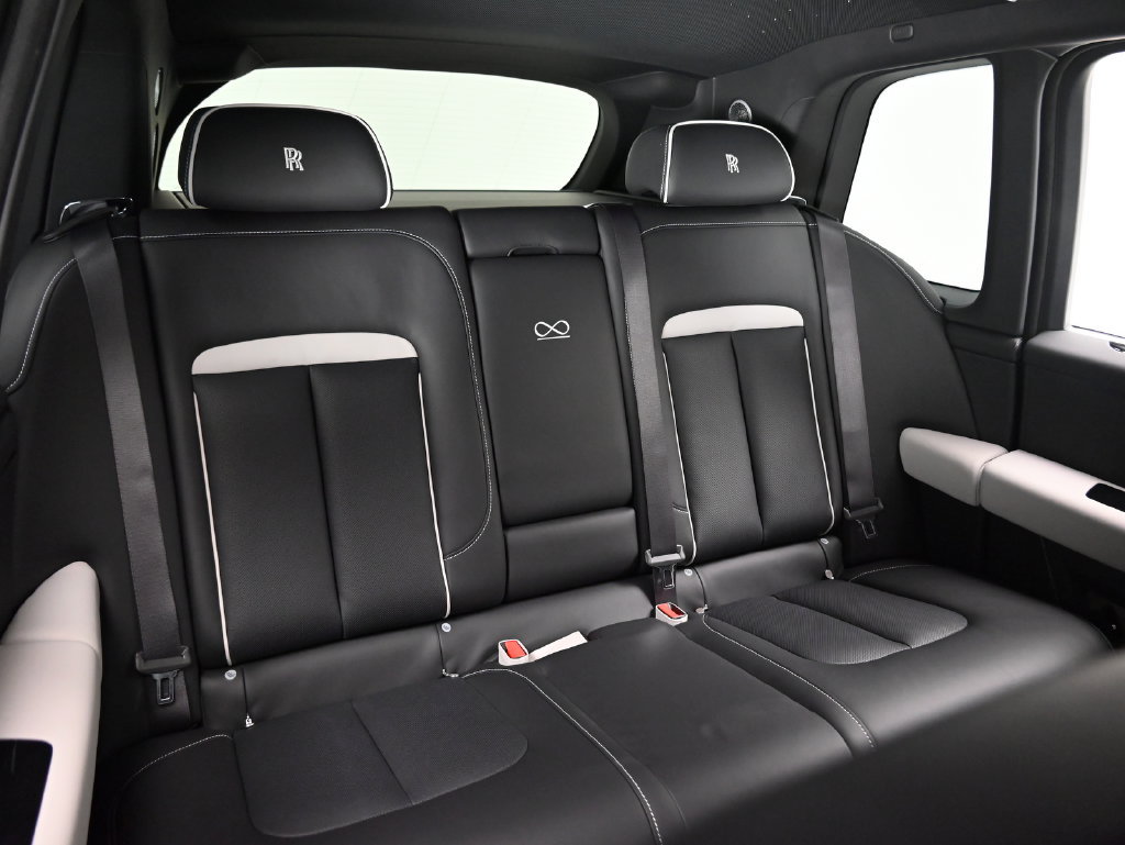 New 2027 Rolls-Royce Cullinan Black Badge AWD/4WD image 16