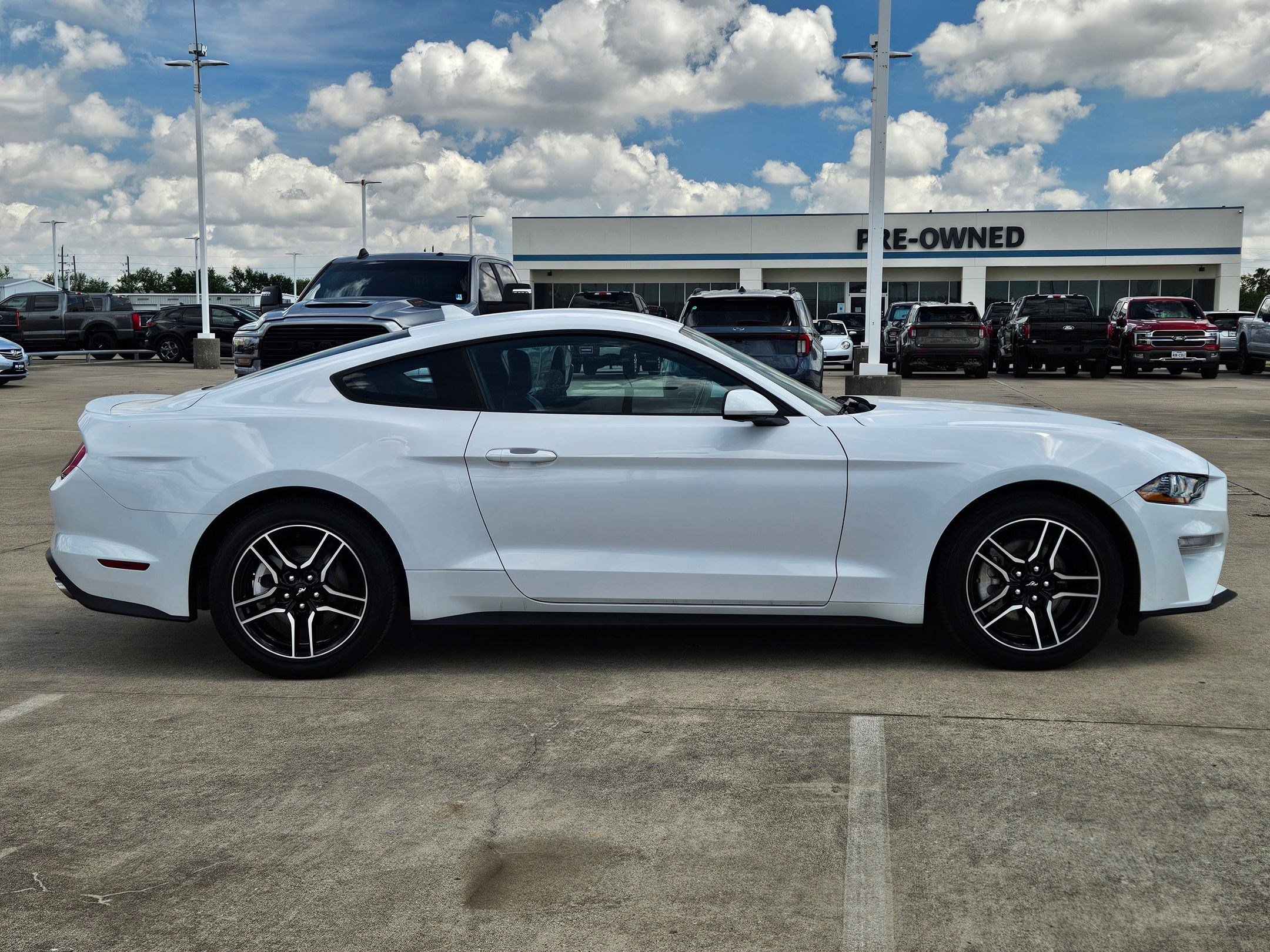 Used 2023 Ford Mustang Premium image 2