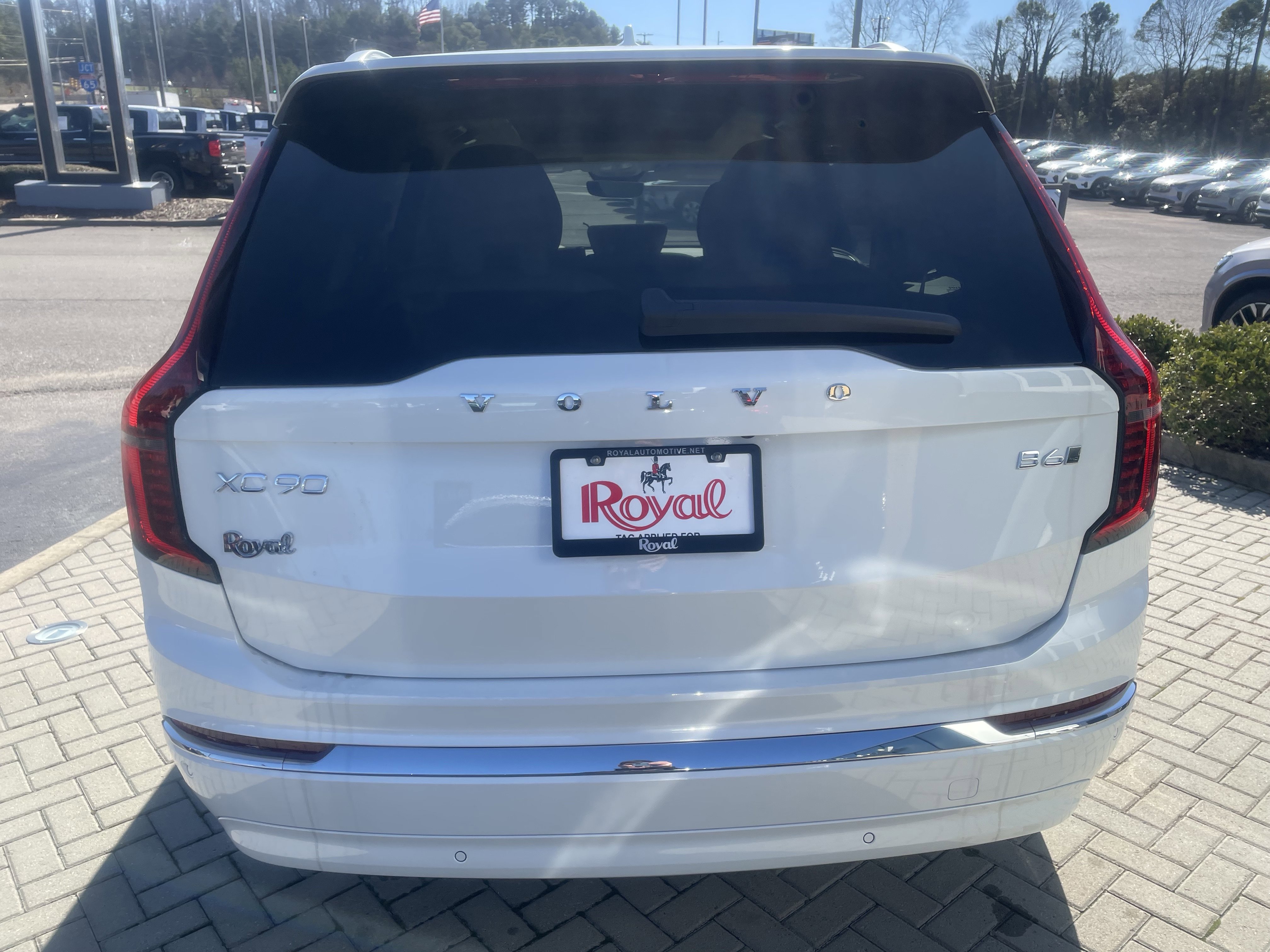 New 2026 Volvo XC90 B6 Ultra w/ Protection Package image 4