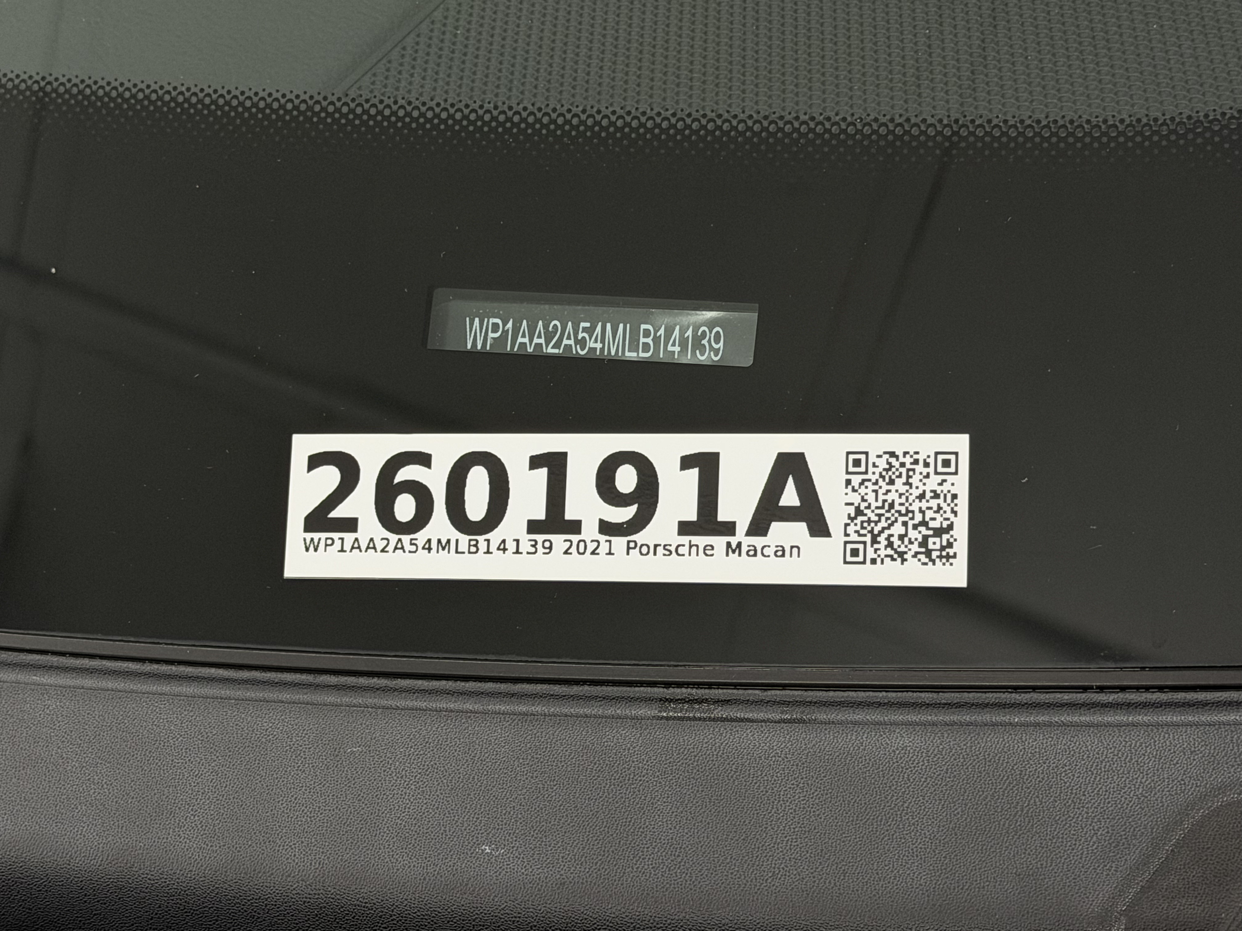 Certified 2021 Porsche Macan AWD/4WD image 57