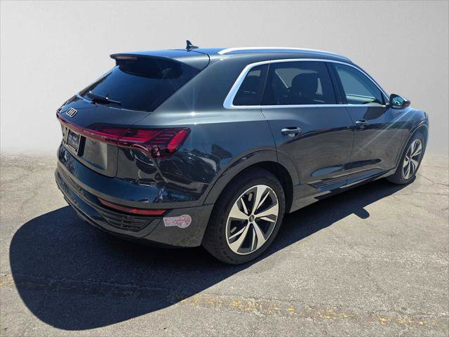 Used 2024 Audi Q8 e-tron Premium Plus AWD/4WD image 3