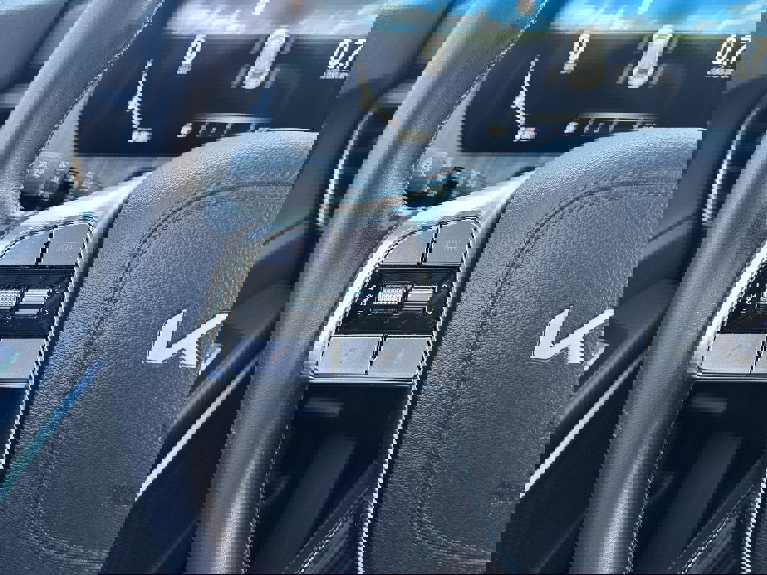 Used 2024 Kia Telluride SX Prestige w/ Towing Package AWD/4WD image 32