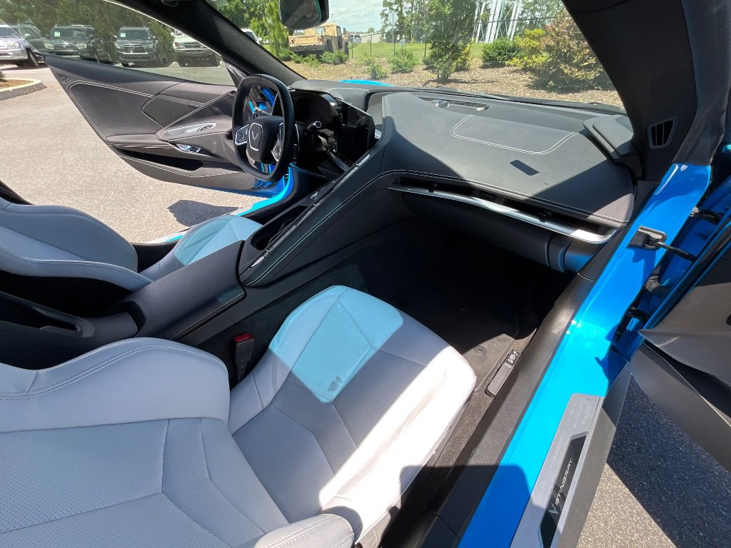 Used 2022 Chevrolet Corvette Stingray Coupe w/ Z51 Performance Package image 18