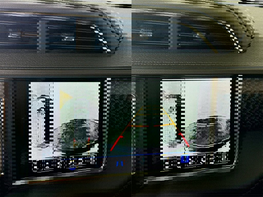 Certified 2024 GMC Yukon Denali image 9