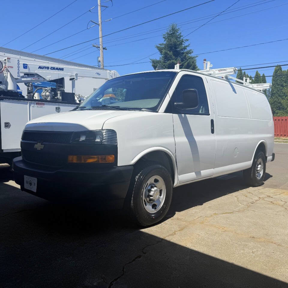 Used 2020 Chevrolet Express 2500 w/ Driver Convenience Package RWD image 24