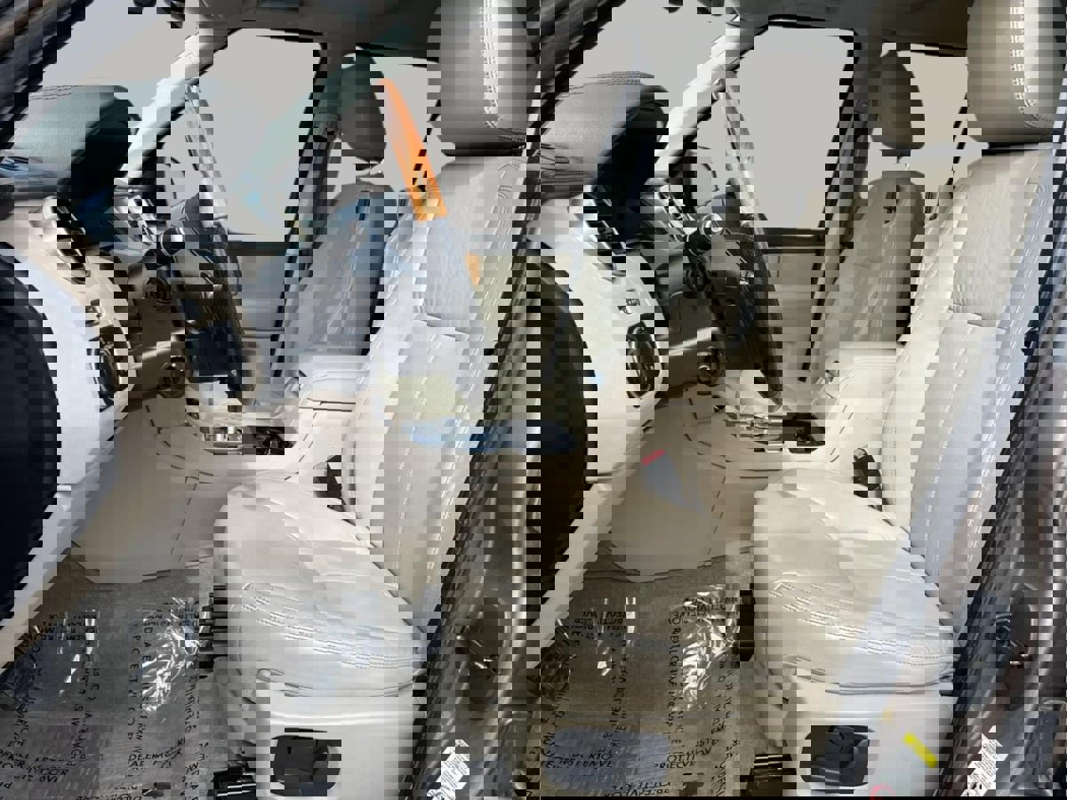 Used 2015 Land Rover LR4 HSE LUX image 10