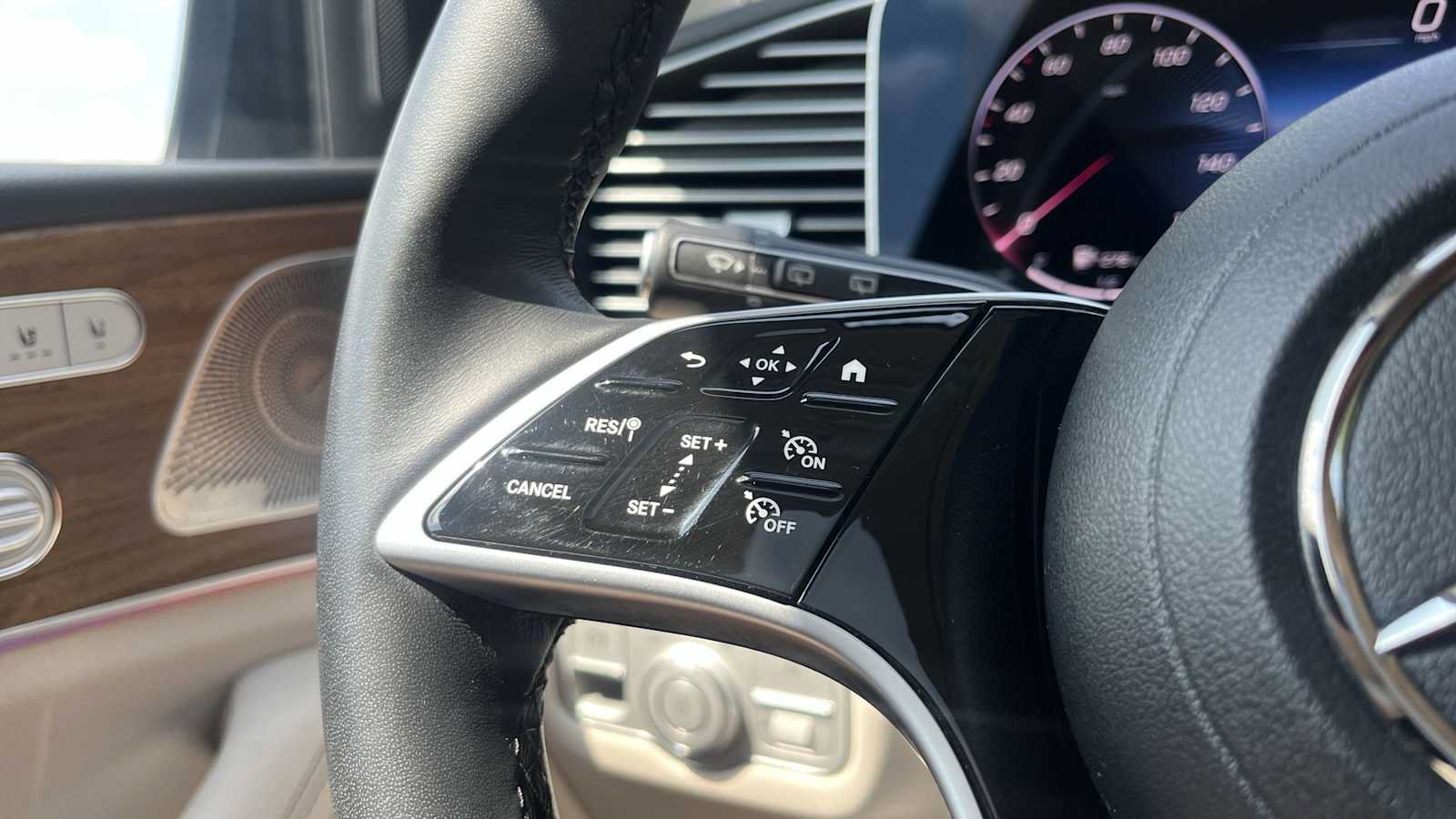 Used 2024 Mercedes-Benz GLE 350 4MATIC image 38