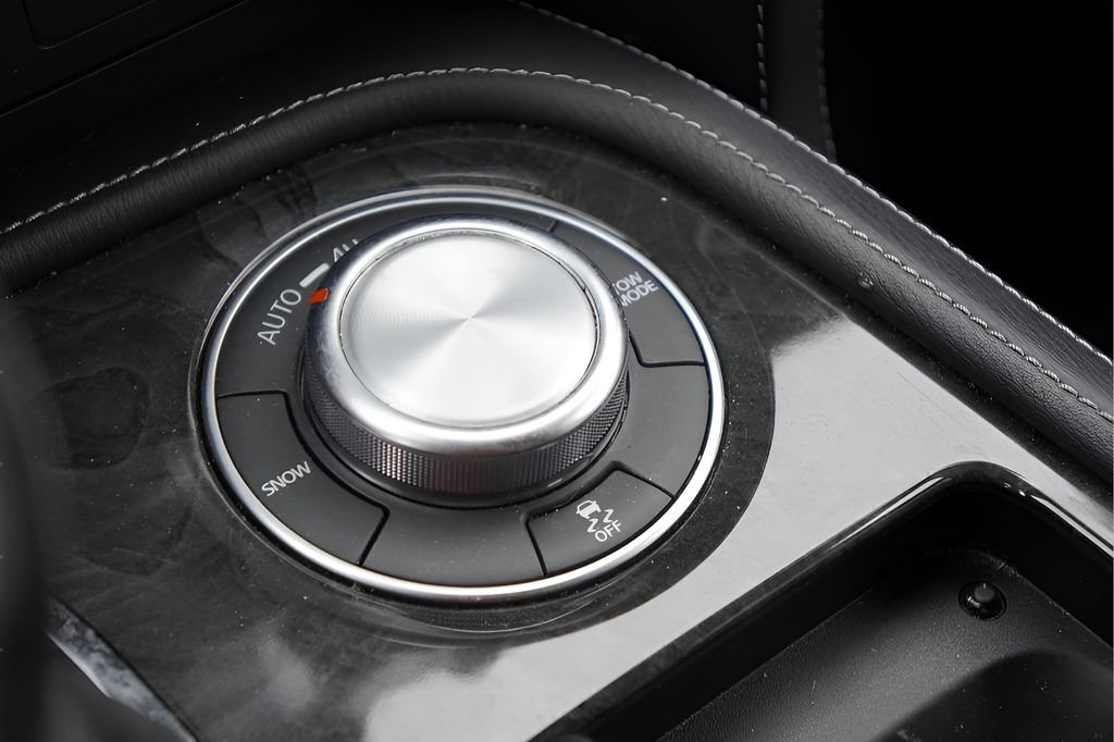 Used 2024 INFINITI QX80 Luxe image 31