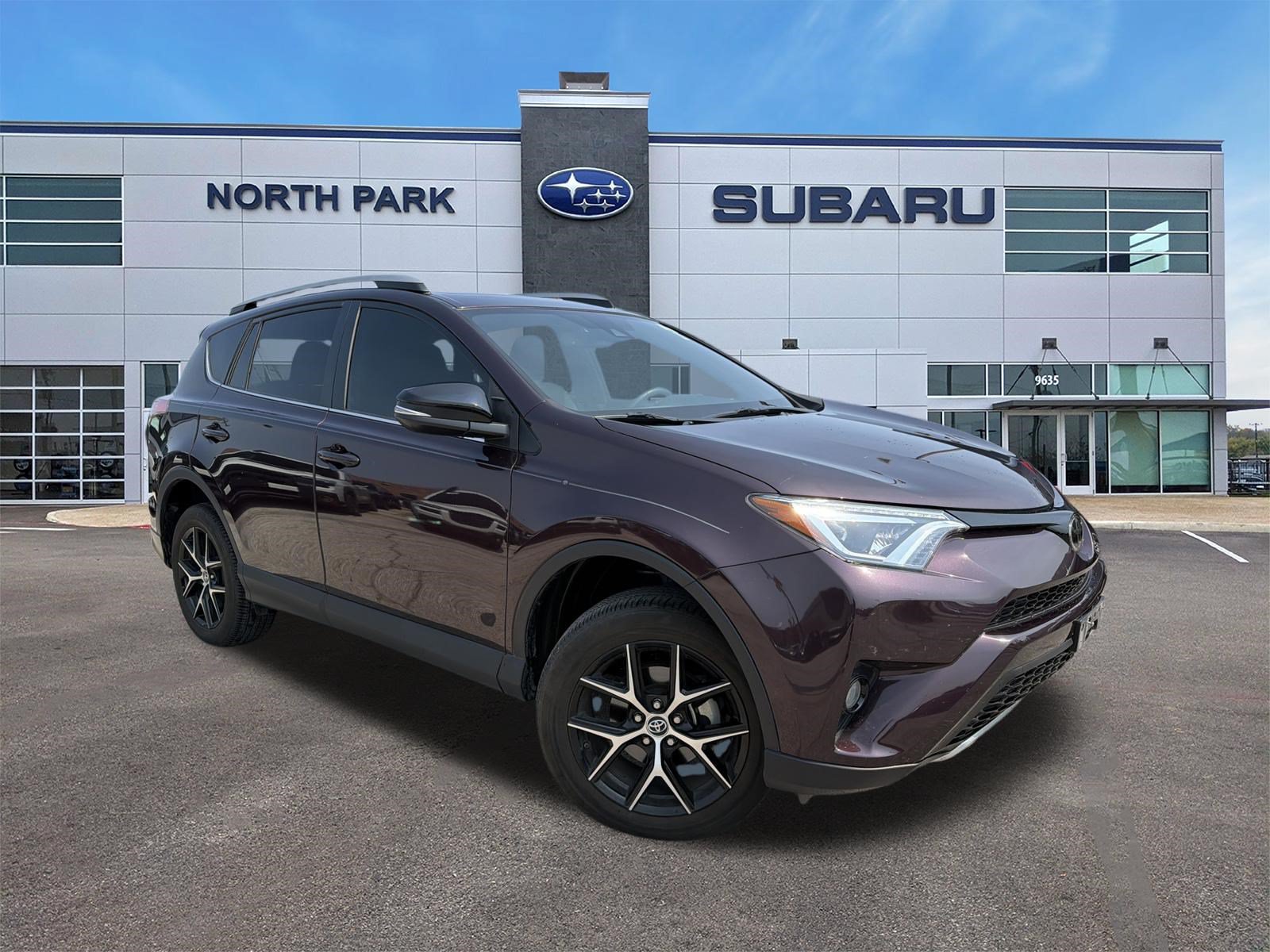 Used 2018 Toyota RAV4 SE w/ Power Extra Value Package FWD image 1