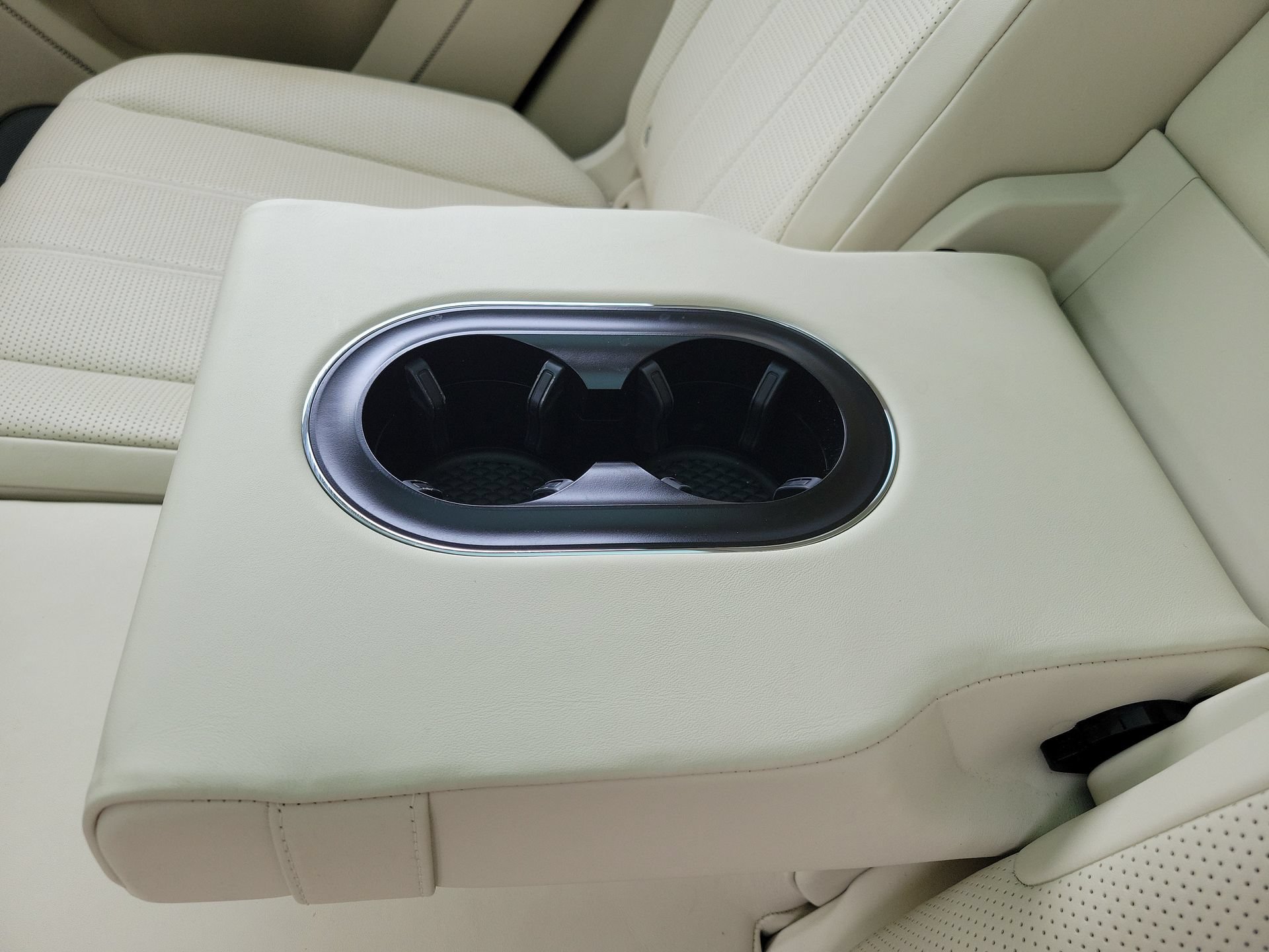 Certified 2022 Bentley Bentayga AWD/4WD image 21