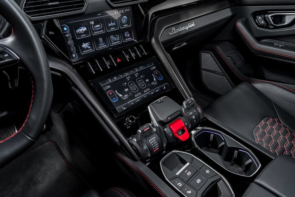 Used 2024 Lamborghini Urus S AWD/4WD image 23