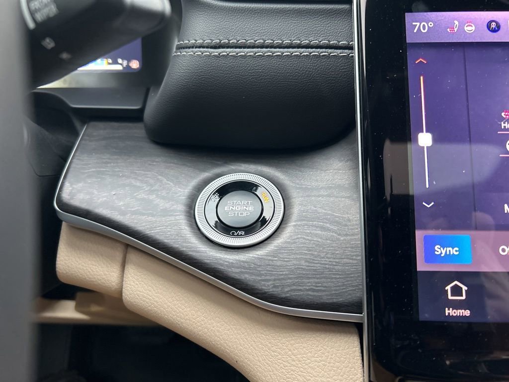 New 2025 Jeep Grand Cherokee Limited image 28