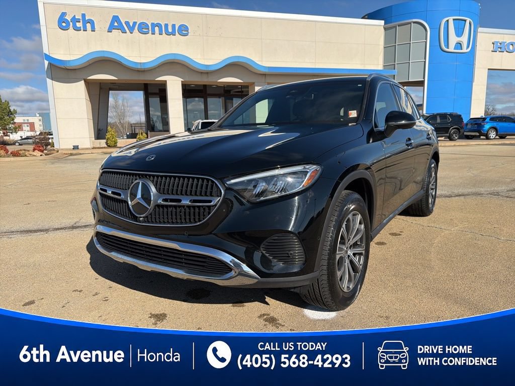 Used 2024 Mercedes-Benz GLC 300 4MATIC image 1