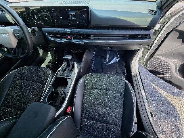 Used 2025 Kia K4 GT-Line w/ GT-Line Sunroof Package FWD image 15