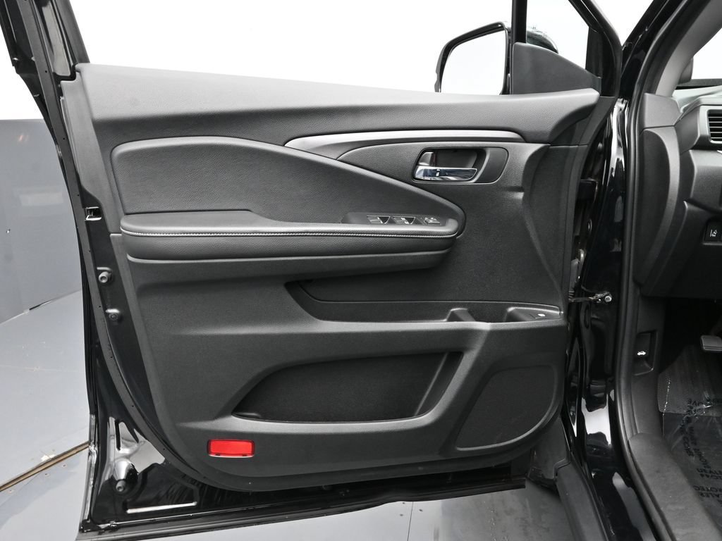 Used 2021 Honda Ridgeline Sport image 16