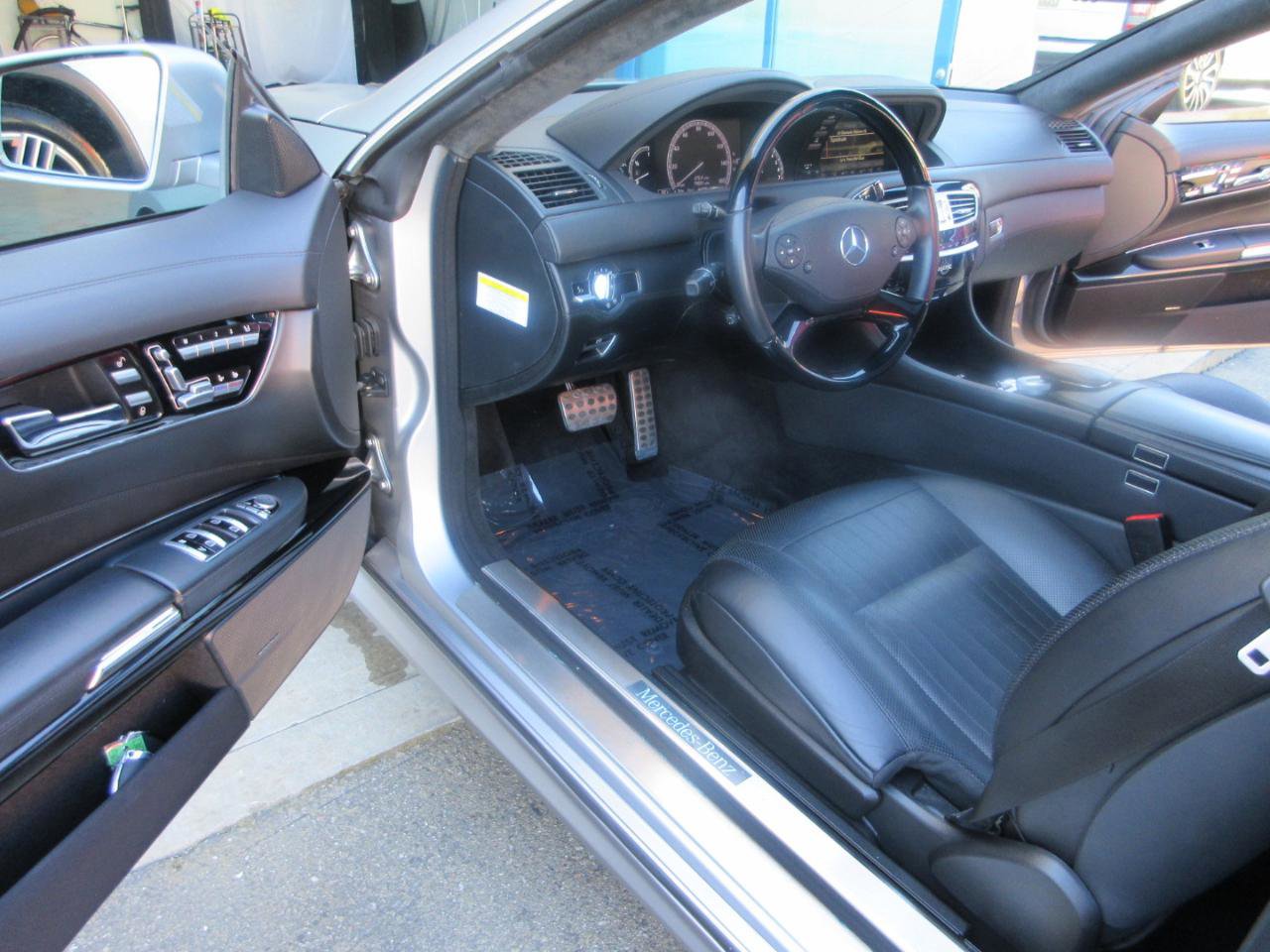 Used 2013 Mercedes-Benz CL 550 4MATIC image 9