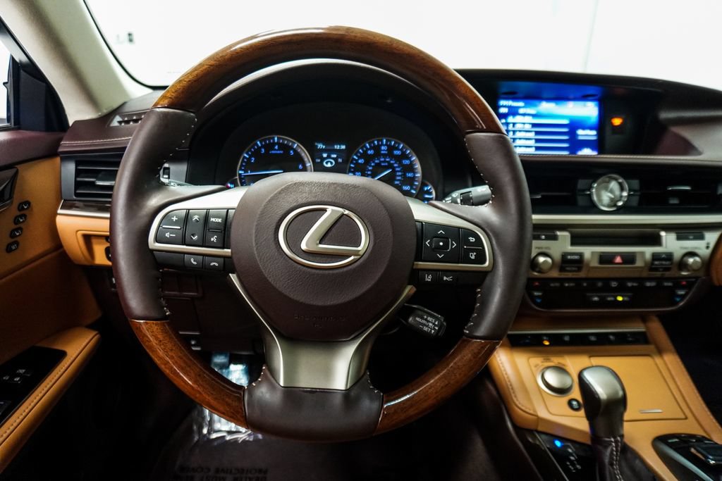 Used 2018 Lexus ES 350 w/ Luxury Package w/Wood Trim FWD image 25