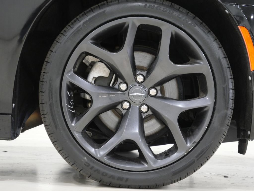 Used 2021 Chrysler 300 S RWD image 9