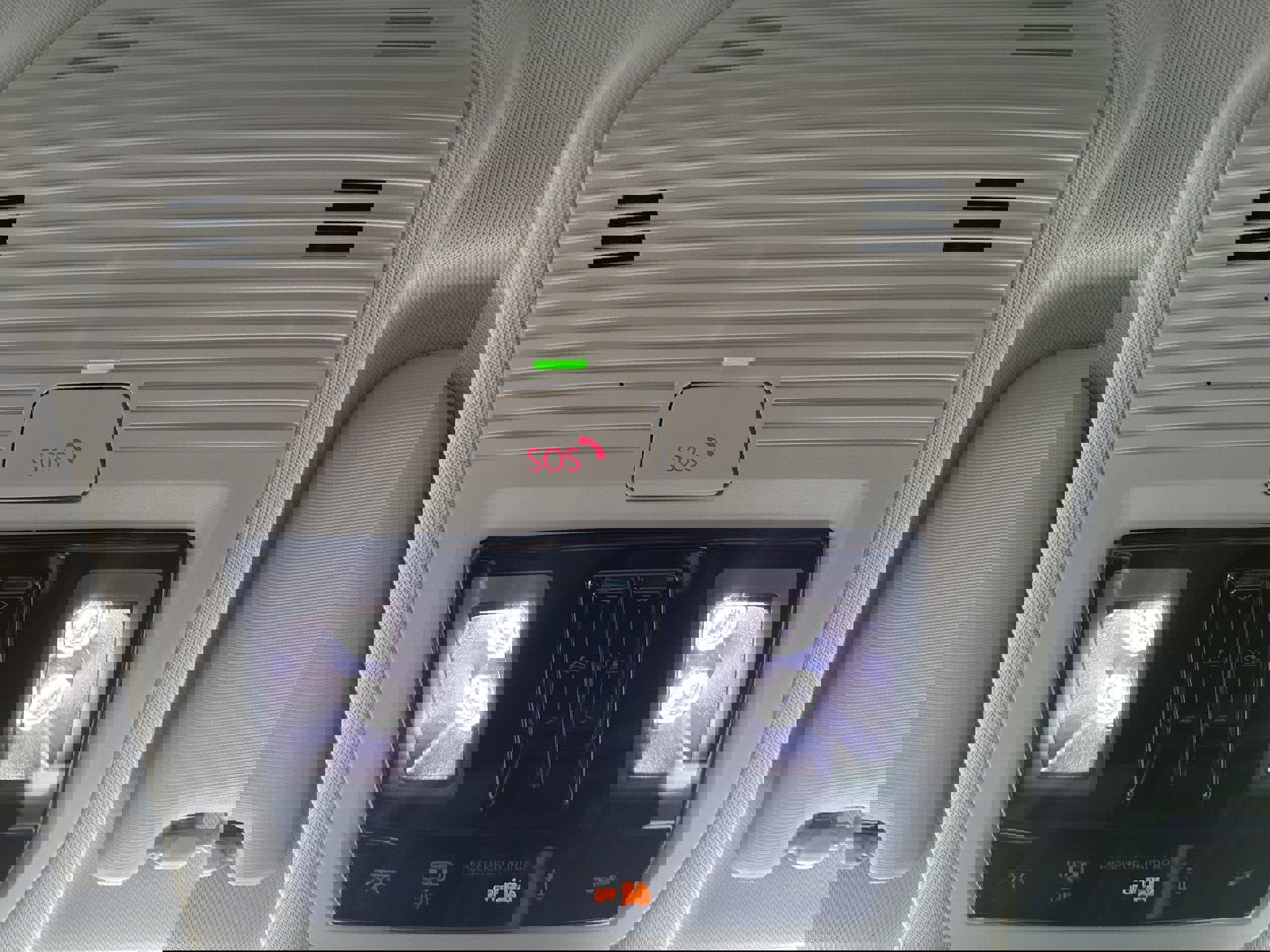 New 2025 Volkswagen Tiguan SE image 38