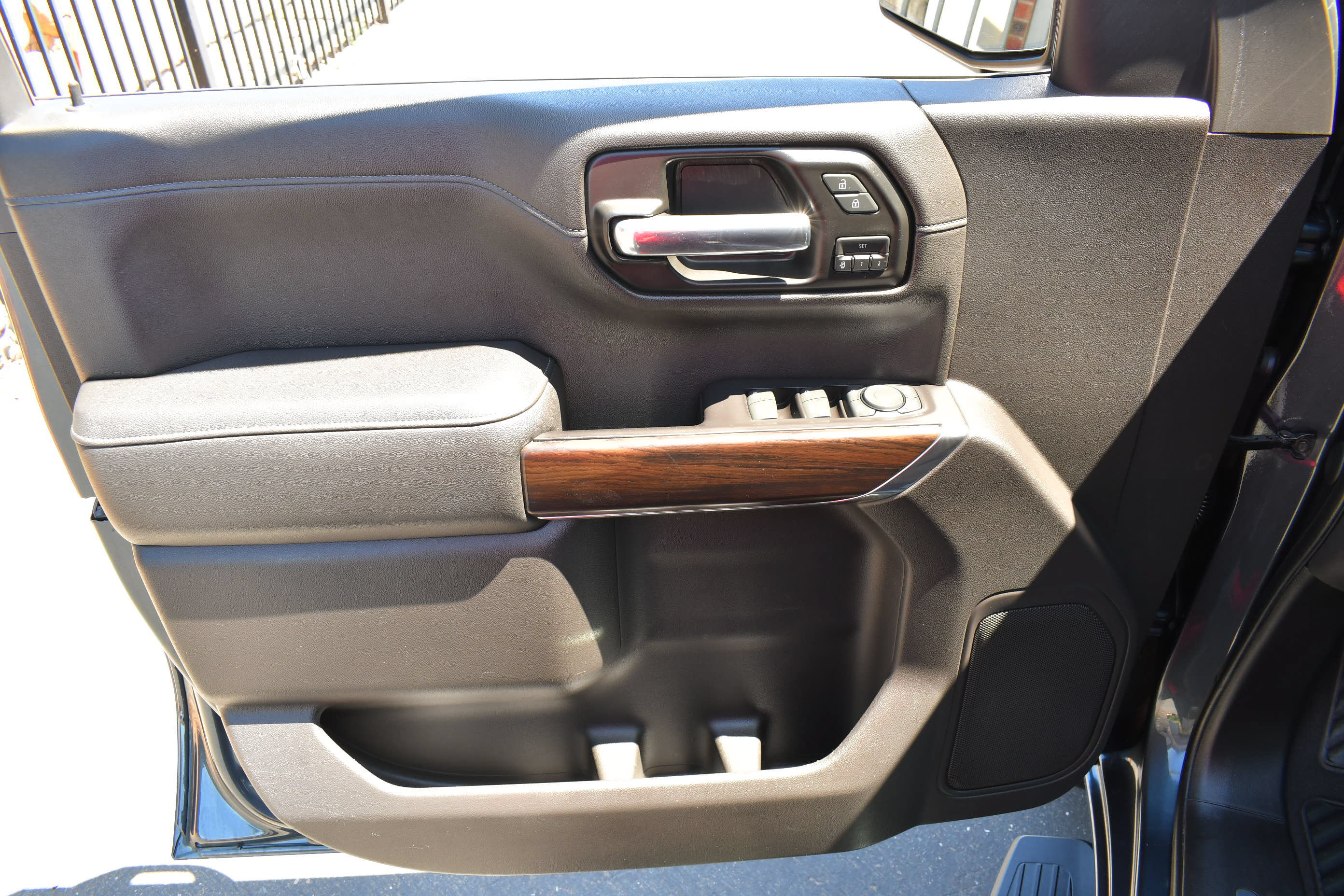 Used 2019 GMC Sierra 1500 SLT RWD image 14