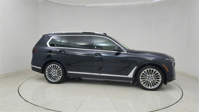 Used 2025 BMW X7 xDrive40i w/ Executive Package image 68