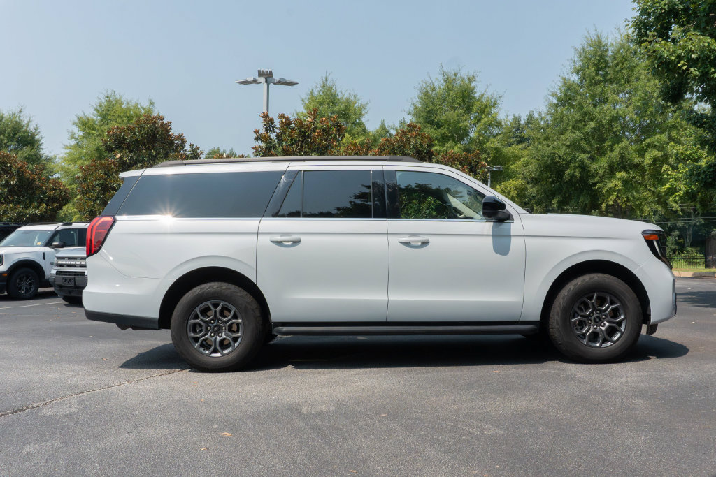 Used 2025 Ford Expedition Max Active RWD image 19