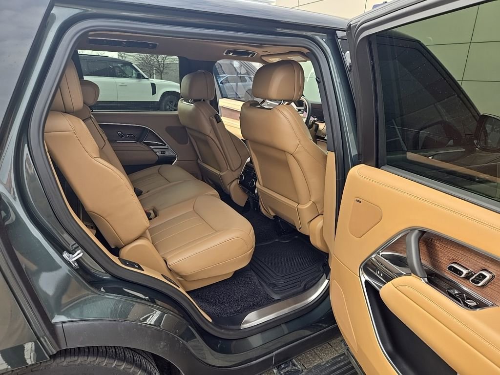 Used 2023 Land Rover Range Rover Long Wheelbase SE image 20