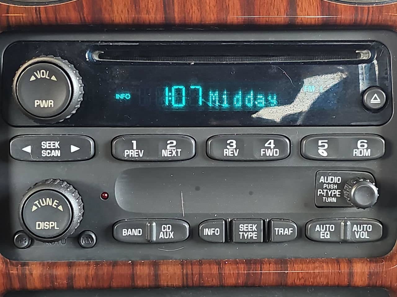 Used 2004 GMC Envoy SLT AWD/4WD image 29