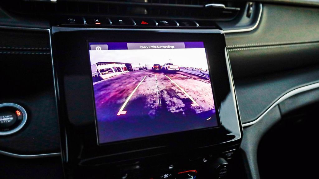 New 2025 Jeep Grand Cherokee L Altitude image 26