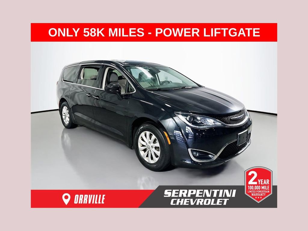 Used 2020 Chrysler Pacifica Touring image 1