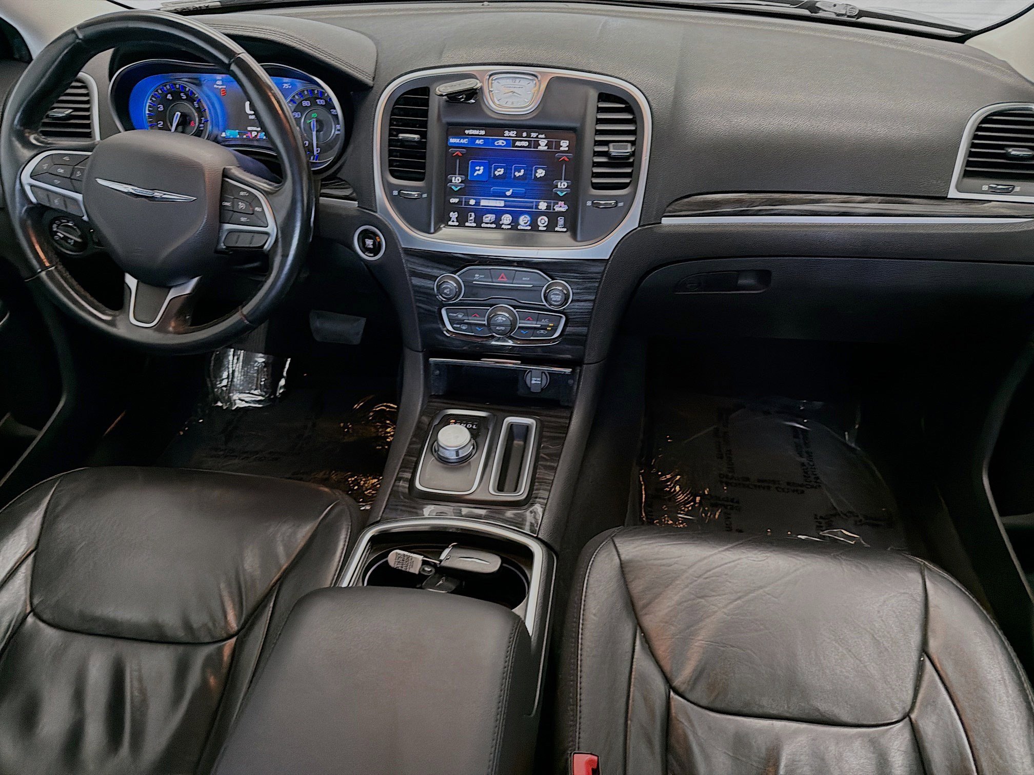 Used 2016 Chrysler 300 Limited image 12