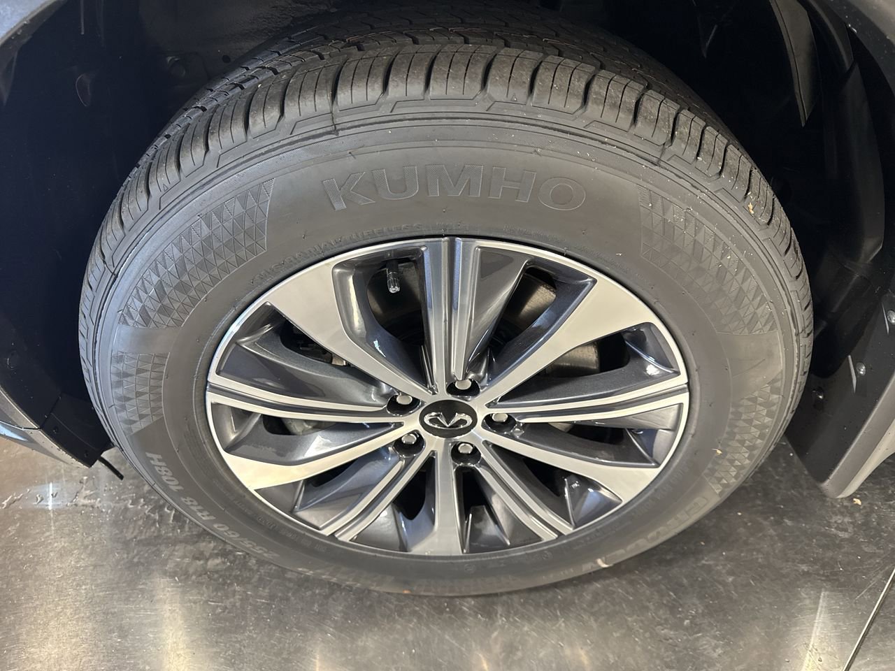 Certified 2025 INFINITI QX60 Pure image 10