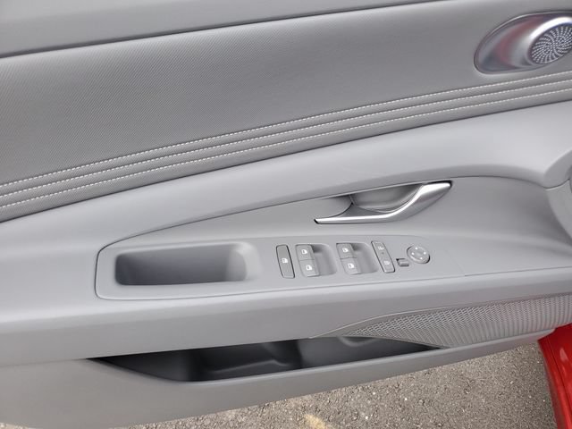 Certified 2025 Hyundai Elantra SEL FWD image 20