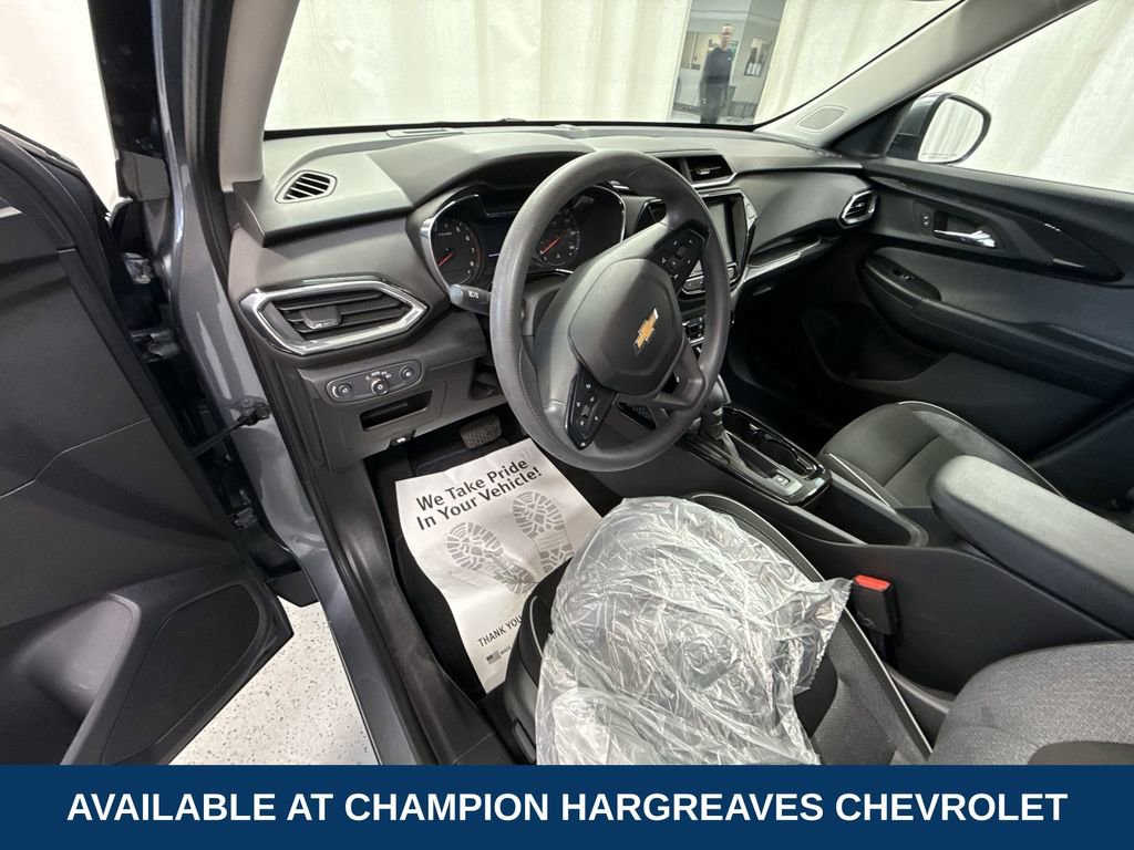 Used 2022 Chevrolet TrailBlazer LT w/ Convenience Package image 13