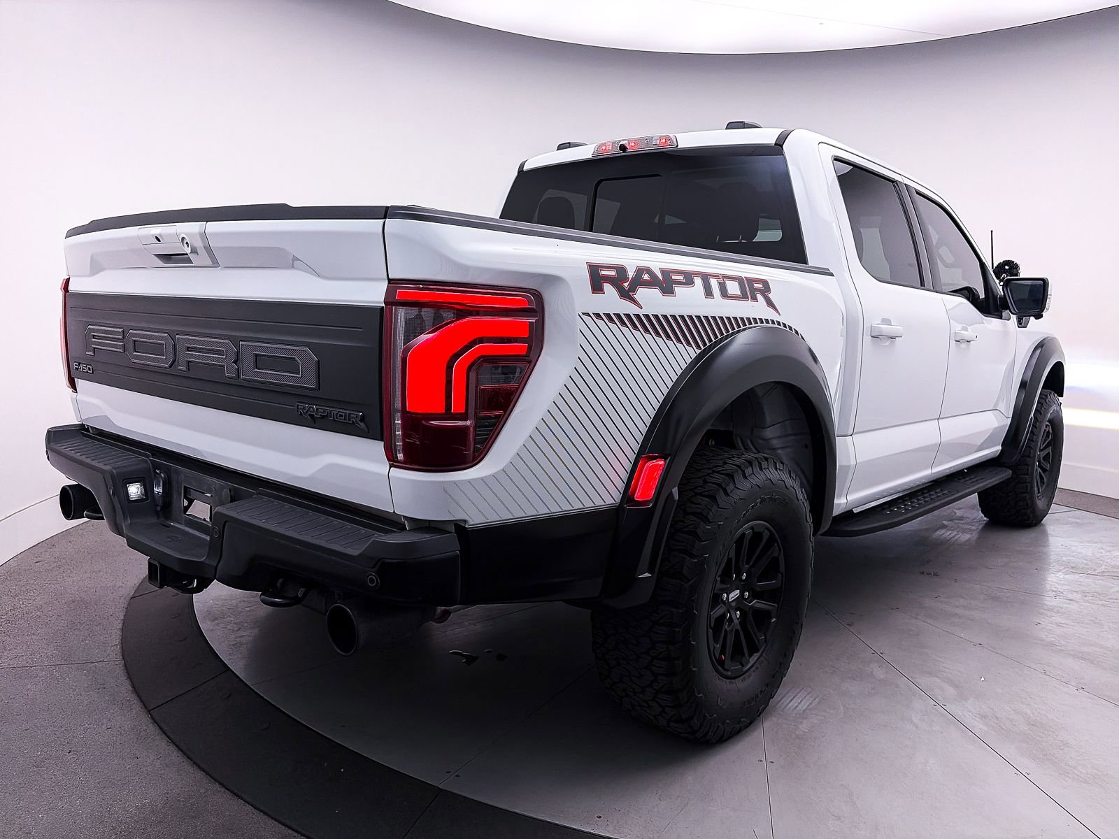 Used 2024 Ford F150 Raptor image 19