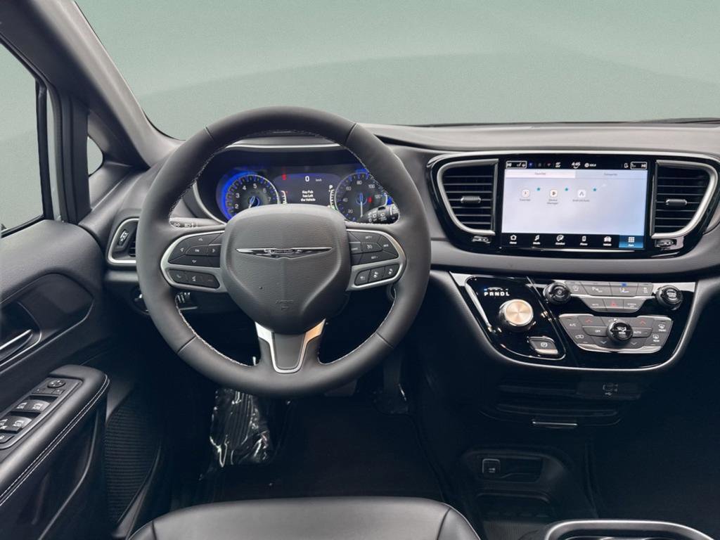 New 2026 Chrysler Voyager LX image 30