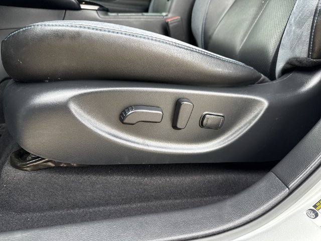 Used 2020 Nissan Leaf SL Plus FWD image 19