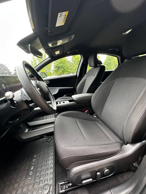 Certified 2025 Hyundai Ioniq 6 SE RWD image 11