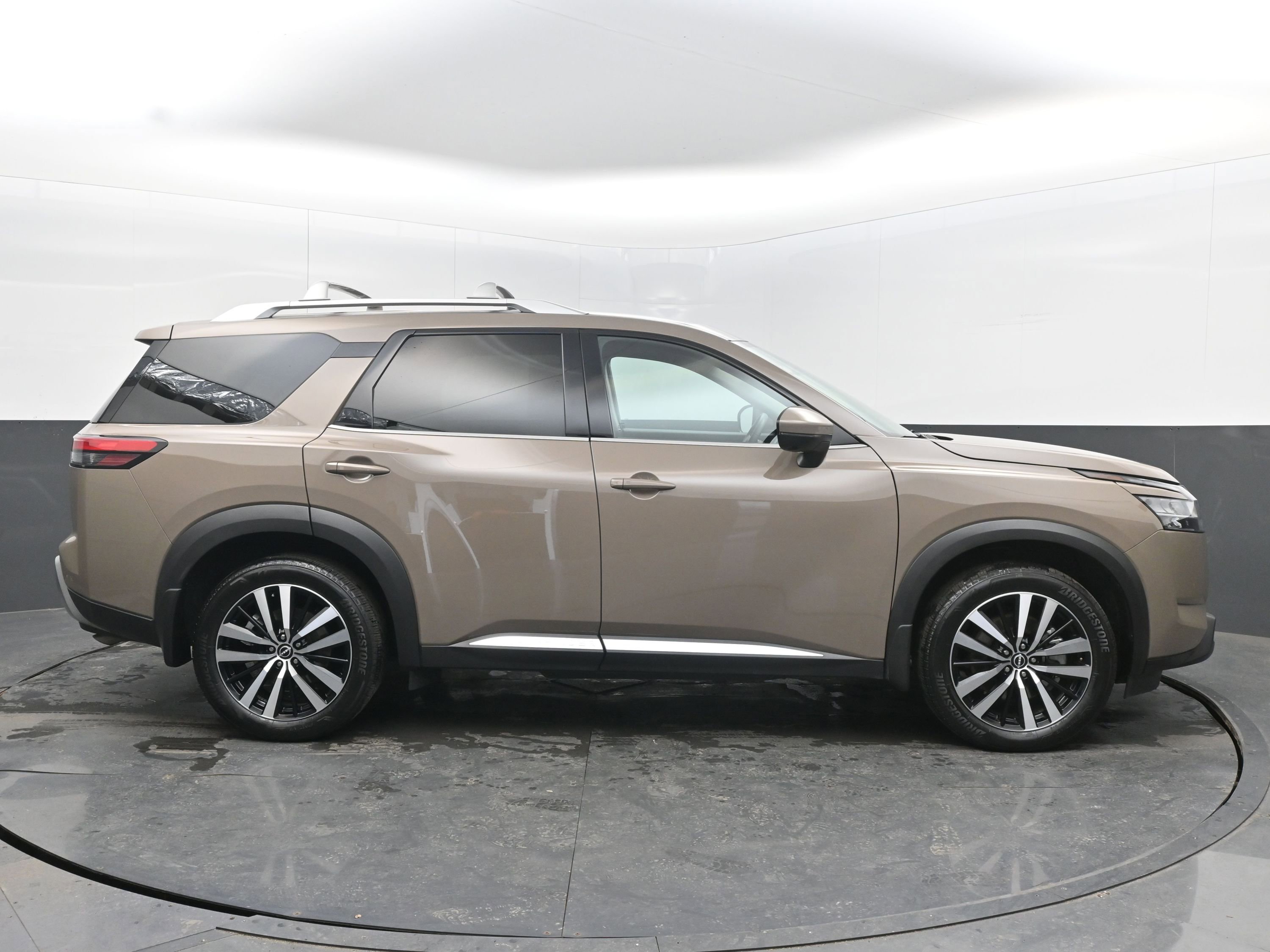 Certified 2024 Nissan Pathfinder Platinum w/ Cargo Package image 8