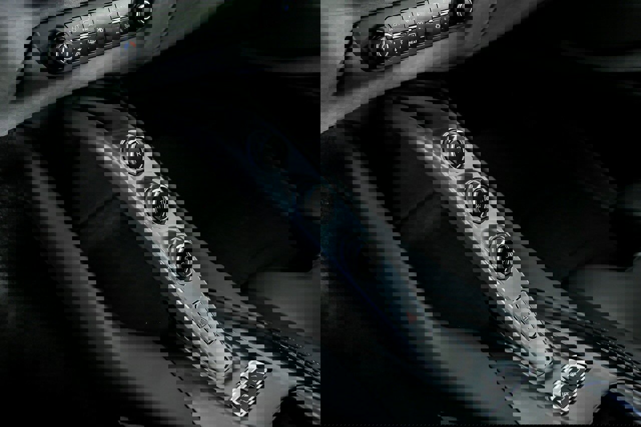 Used 2018 Ferrari 812 Superfast RWD image 35