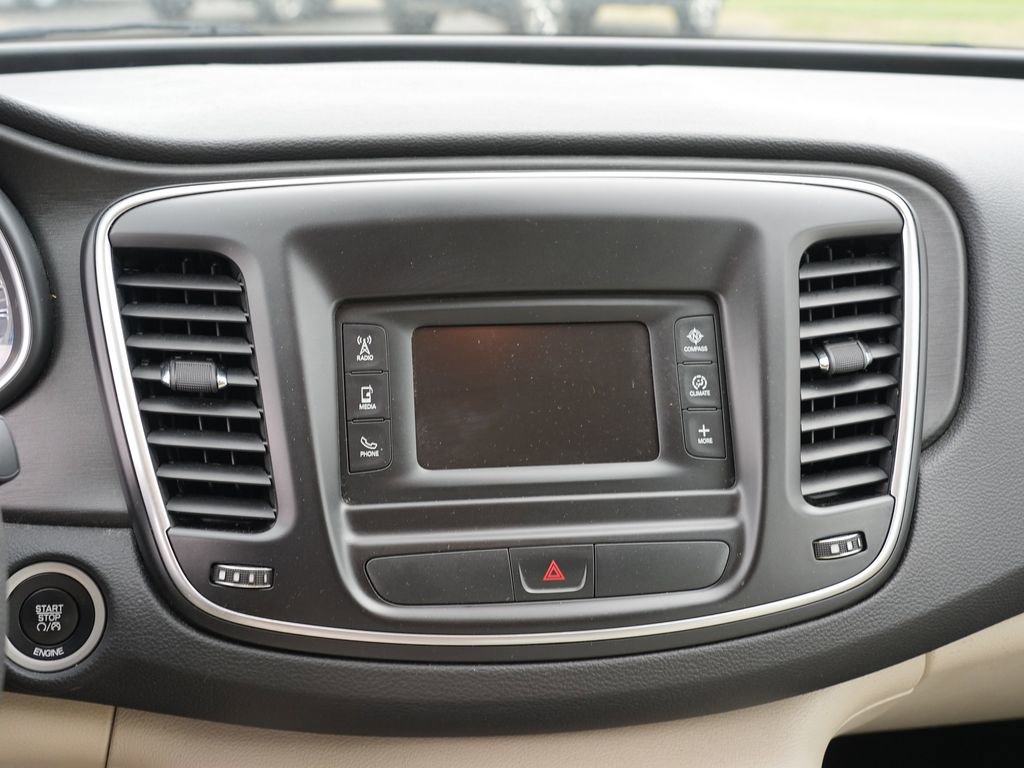 Used 2015 Chrysler 200 Limited FWD image 22