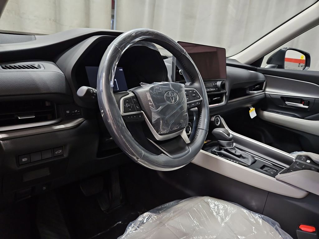 New 2026 Toyota Grand Highlander XLE image 13